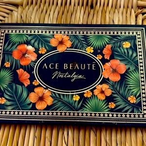 Ace Beaute Nostalgia eyeshadow palette